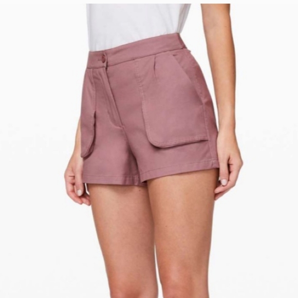 lululemon athletica Pants - Lululemon This Instant Short *Red Dust Sz 4 EUC